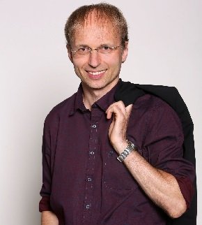 Miracolo della forza vitale, Stephan Petrowitsch, iniziatore, direttore, direttore, prima unit&agrave; telecamera, intervistatore, produttore, organizzazione del progetto